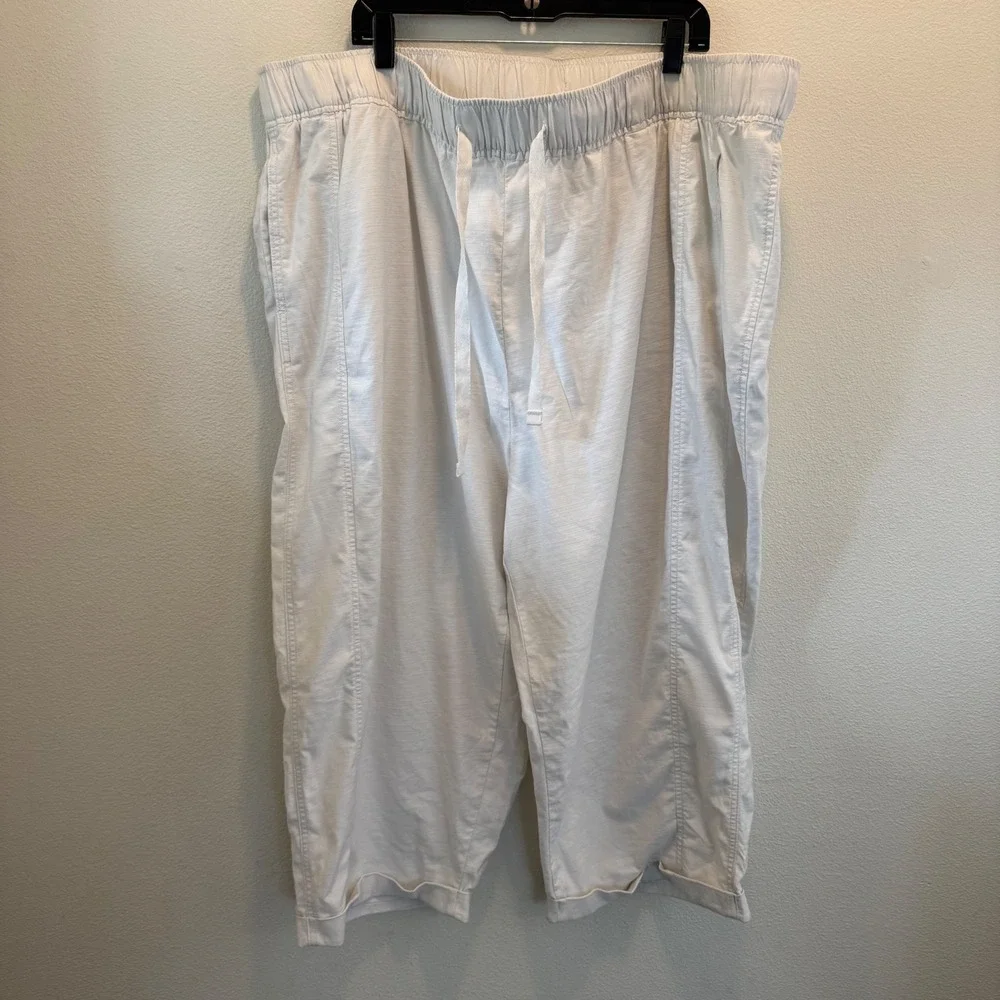 Lane Bryant Women's Soft Slub Capri Pants Plus Size 26/28‎ White Mid-Rise NWT - Picture 2 of 9